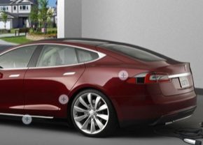 auto dobíjení elektromobilu Tesla Model S domácí dobíjecí stanice garáž