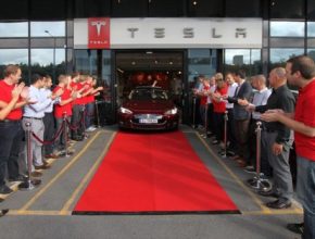 auto Evropa Tesla Model S elektromobil Oslo Norsko