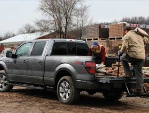 auto Ford F-150 pickup truck auto na plyn CNG LPG