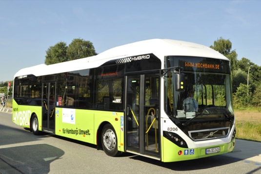 Veřejná přepravní společnost Hamburger Hochbahn AG slavnostně převzala nové hybridní autobusy Volvo 7900 H 4x2