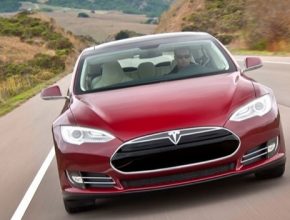 auto Tesla Model S elektromobil budoucnost výroba akcie