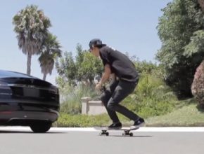 auto Tony Hawk video Tesla Model S elektromobil