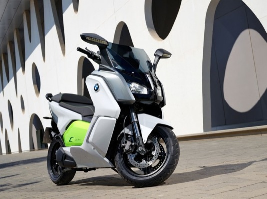 auto elektroskútr BMW C Evolution elektrický skútr