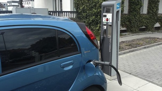 auto elektromobil Peugeot iOn Praha Dánsko a zpět