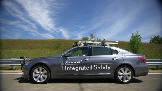 auto Toyota robotické auto
