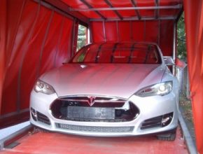 auto Michal Illich elektromobil Tesla Model S Performance Signature Edition dodávka