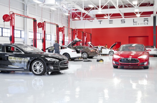 auto servisní centrum Tesla Motors
