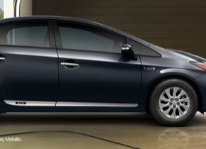 auto Toyota Prius plug-in hybrid prodeje rekord