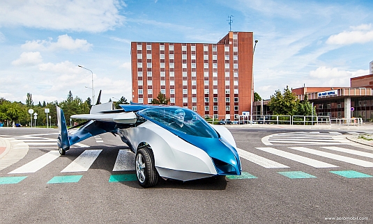Aeromobil a další: Éra létajících automobilů je tady