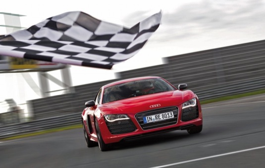 auto Audi R8 e-Tron elektromobil elektrický dvoumístný sporťák