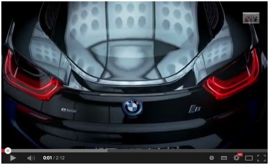 auto BMW i8 plug-in hybrid laserové světlomety