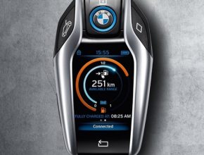 auto BMW i8 plug-in hybrid klíč