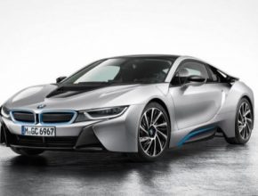 auto BMW i8 plug-in hybrid produkční verze