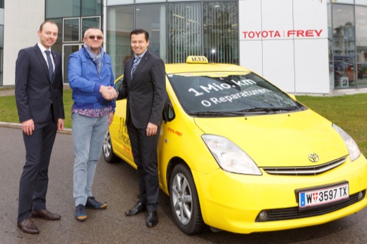 auto hybrid Prius Okotaxi Vídeň Rakousko