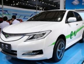 auto Ranz Toyota levný elektromobil pro Čínu autosalon Peking