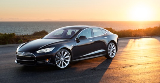 auto Tesla Model S elektromobil automobilky Tesla Motors