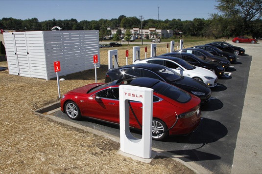 auto Tesla Motors Tesla Supercharger rychlodobíjecí stanice síť USA Evropa Tesla Model S elektromobil