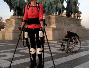 robotický exoskelet