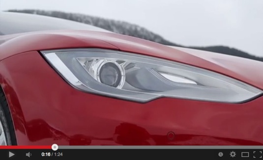 auto elektromobily Tesla Model S Švédsko testování na ledu