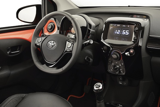auto nová Toyota Aygo autosalon Ženeva 2014
