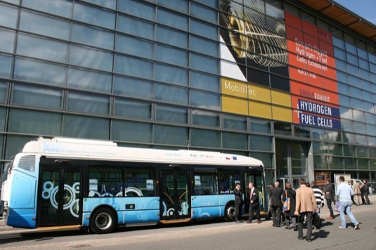 auto český autobus na vodík TriHyBus na veletrhu v Hannoveru