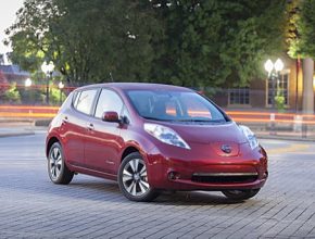 auto elektromobil Nissan Leaf elektrické auto
