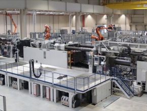 auto ENGEL lisovací stroje pro elektromobily BMW i3 továrna Lipsko Německo