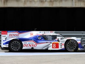 auto závodní hybridní vůz Toyota TS 040