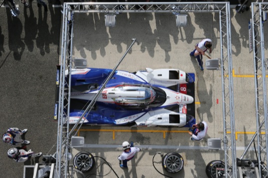Závodní hybrid stáje Toyota Racing