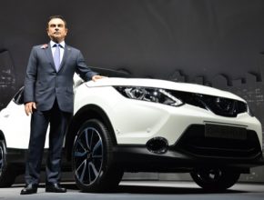 auto Carlos Ghosn šéf Nissanu robotická auta 2020