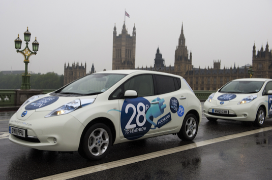 auto elektromobily Nissan Leaf v Londýně Velká Británie