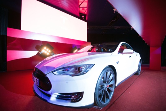 auto Hong Kong elektromobily Tesla Model S RHD