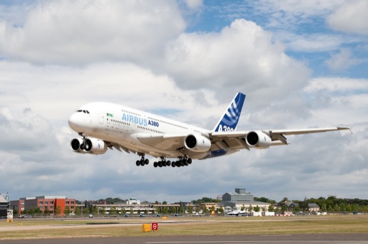 auto letadlo Airbus A380 letectví