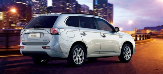 auto Mitsubishi Outlander PHEV plug-in hybrid SUV