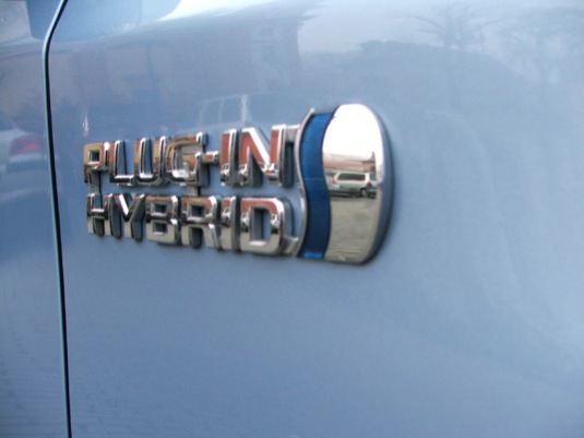 auto Toyota Prius plug-in hybrid emblém logo