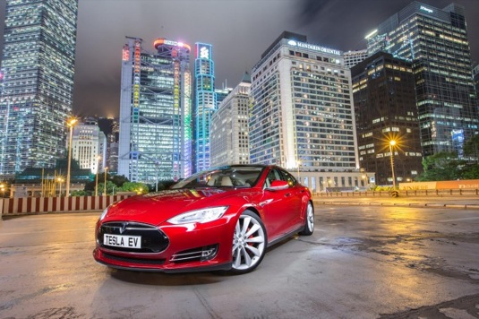 auto elektromobil Tesla Model S v Hong Kongu