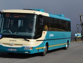 Arriva v České republice provozuje téměř 2000 autobusů a 5 vlaků a zaměstnává přes 3200 zaměstnanců. Celkový obrat skupiny převyšuje 4 miliardy korun. Hlavní činností skupiny je linková autobusová doprava.