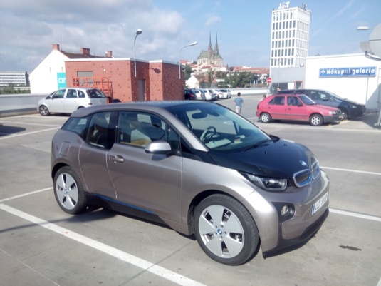 auto elektromobil BMW i3