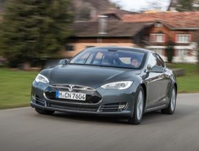auto elektromobil Tesla Model S