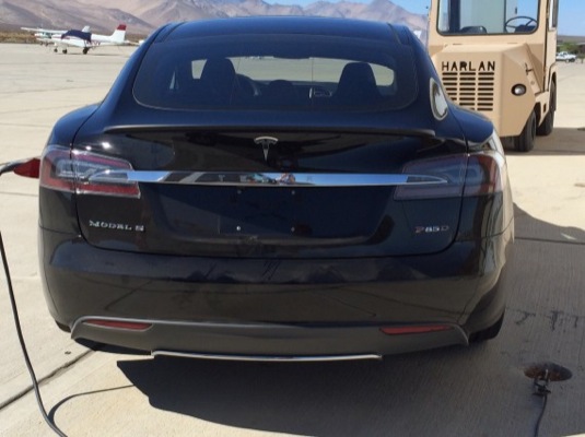 auto elektromobil tesla model s p85d