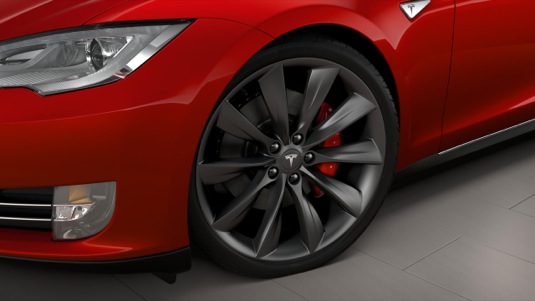 auto Tesla Model S elektromobil dual motors