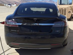 auto Tesla Model S P85D