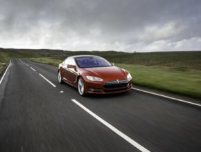 auto elektromobil Tesla Model S Wales elektroauto
