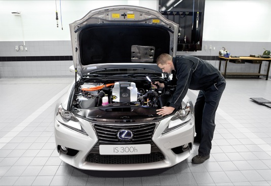 auto Toyota Lexus IS 300h baterie hybridního pohonu