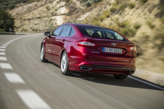 auto nový Ford Mondeo jako plug-in hybrid?