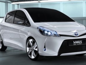 auto Toyota Yaris HSD koncept hybrid