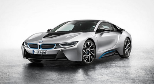 auto BMW i8 plug-in hybrid nový ke 100. výročí založení automobilky BMW