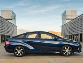 Toyota Mirai auto na vodík