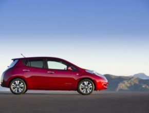 auto Nissan Leaf elektromobil