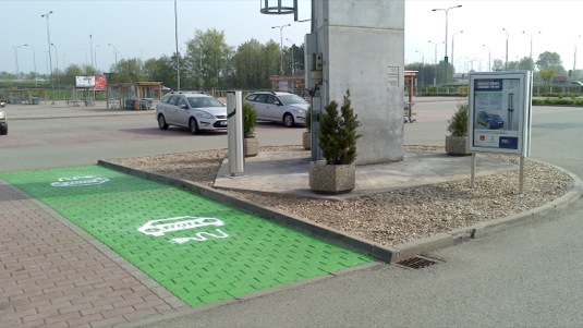 auto dobíjecí stanice pro elektromobily